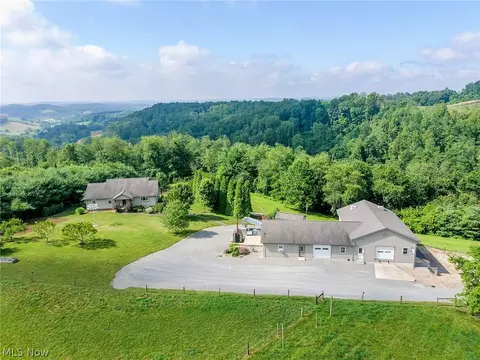 5209 Evans Creek Rd SW, Sugarcreek, OH 44681