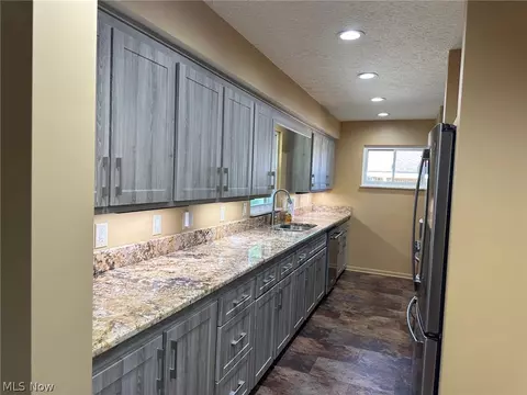 Kitchen - 414 Cherry Ln, Seven Hills, OH 44131 photo 3 of 3