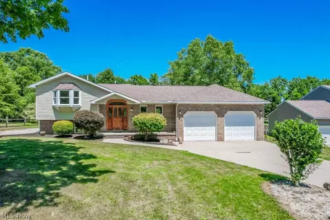 3559 Woodlawn Dr, Norton, OH 44203