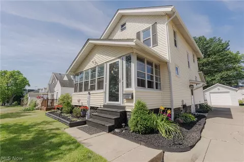 1780 Glenmount Ave, Akron, OH 44301