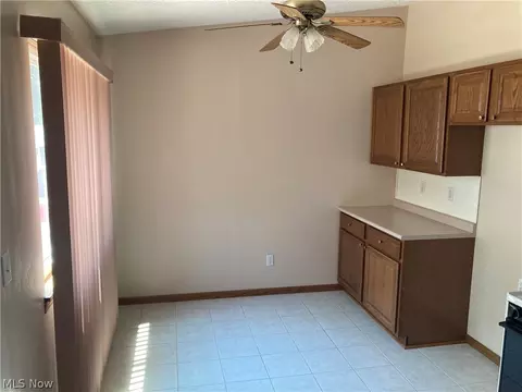449 Colgate Ave, Elyria, OH 44035 photo 5