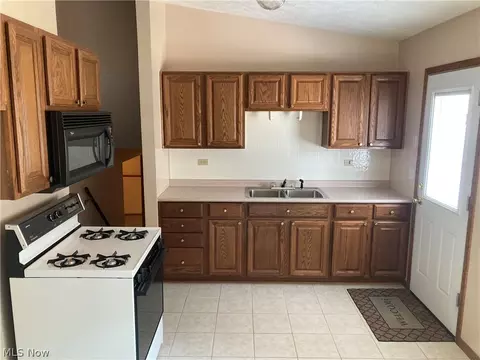 449 Colgate Ave, Elyria, OH 44035 photo 4