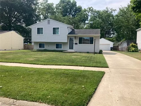 449 Colgate Ave, Elyria, OH 44035