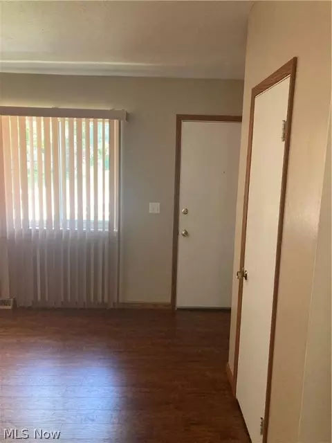 449 Colgate Ave, Elyria, OH 44035 photo 2