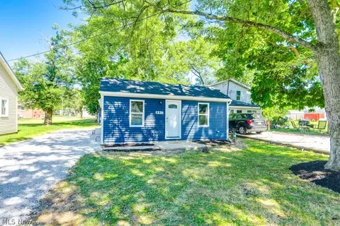 497 Lessig Ave, Akron, OH 44312