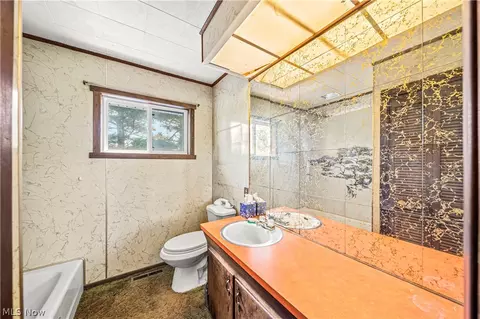 Bath - 4573 Elberta Rd, Perry, OH 44081 photo 1 of 1