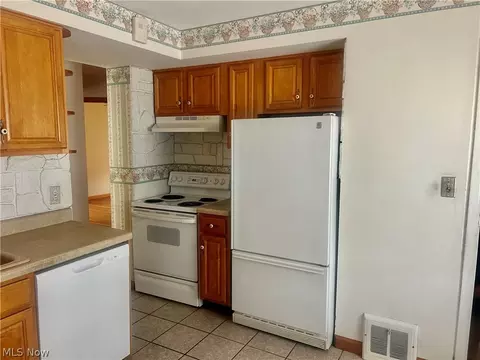 30001 Phillips Ave, Wickliffe, OH 44092 photo 7