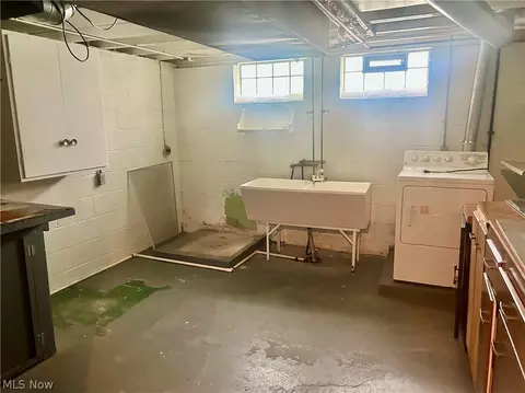 30001 Phillips Ave, Wickliffe, OH 44092 photo 17
