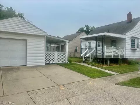 30001 Phillips Ave, Wickliffe, OH 44092 photo 3