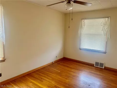 30001 Phillips Ave, Wickliffe, OH 44092 photo 9