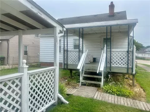 30001 Phillips Ave, Wickliffe, OH 44092 photo 4