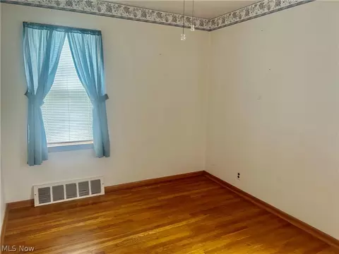30001 Phillips Ave, Wickliffe, OH 44092 photo 10