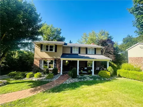 241 Sharon Dr, Weirton, WV 26062