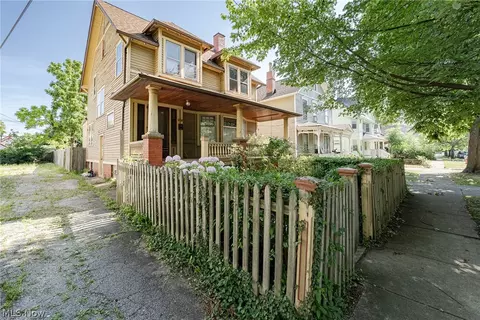 2910 Woodbridge Ave, Cleveland, OH 44109