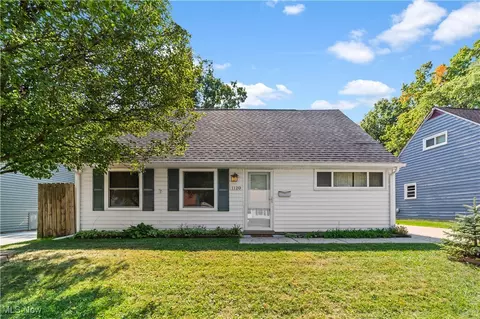 1120 Cooper Dr, Cuyahoga Falls, OH 44221