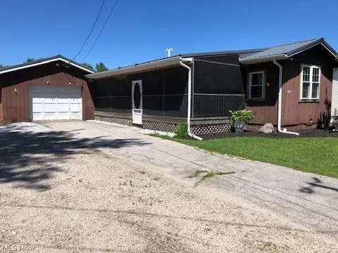 4825 Hawley Dr, Geneva, OH 44041