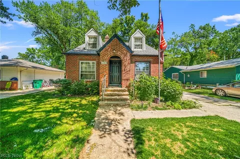 6387 Seminole Trl, Mentor, OH 44060