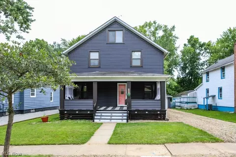 726 E Spruce Ave, Ravenna, OH 44266