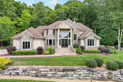 633 Mckee Trl, Hinckley, OH 44233