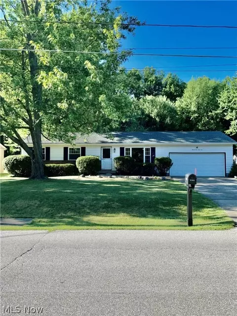 2161 Maplewood Rd, Stow, OH 44224
