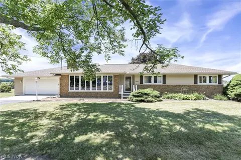 3690 Long Rd, Avon, OH 44011