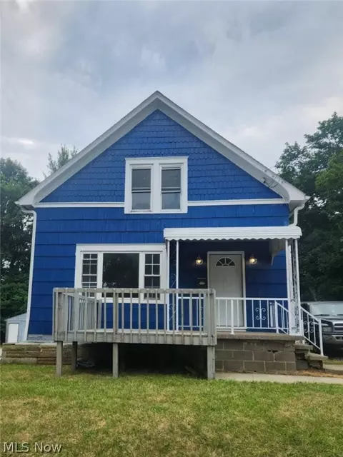 24 25th St SW, Barberton, OH 44203