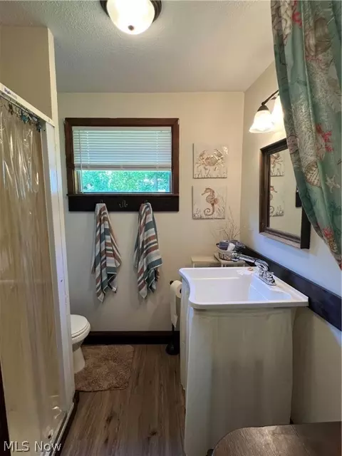 Bath - 3221 Morningside Ave, Ashtabula, OH 44004 photo 5 of 7