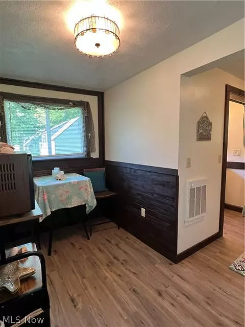Dining - 3221 Morningside Ave, Ashtabula, OH 44004 photo 1 of 2