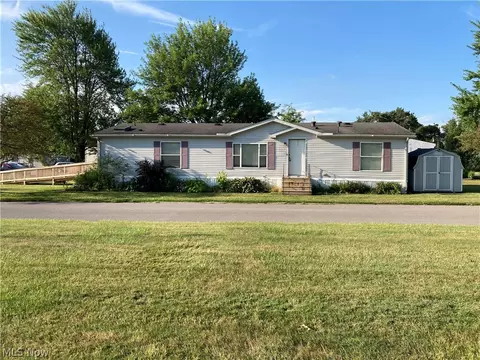 215 Kenny Brook Dr, Elyria, OH 44035
