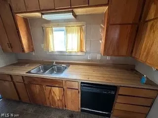 5687 Davis Dr, Mentor On The Lake, OH 44060 photo 5