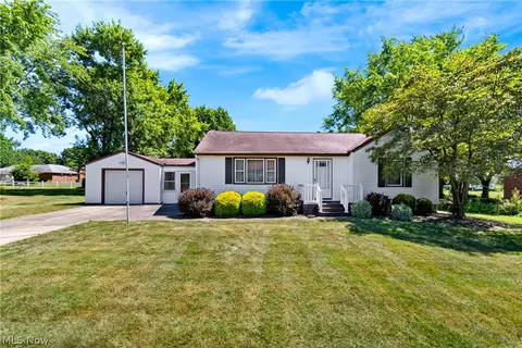 711 Leecrest St NW, Massillon, OH 44646
