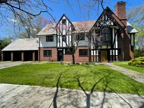 2558 Fairmount Blvd, Cleveland Heights, OH 44106