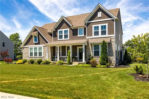 39122 Mcintosh Pl, Avon, OH 44011