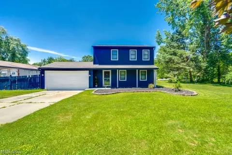 2726 E Pioneer Trl, Aurora, OH 44202