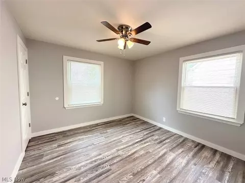 21511 Libby Rd, Maple Heights, OH 44137 photo 8