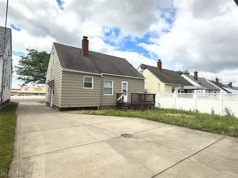 21511 Libby Rd, Maple Heights, OH 44137 photo 13
