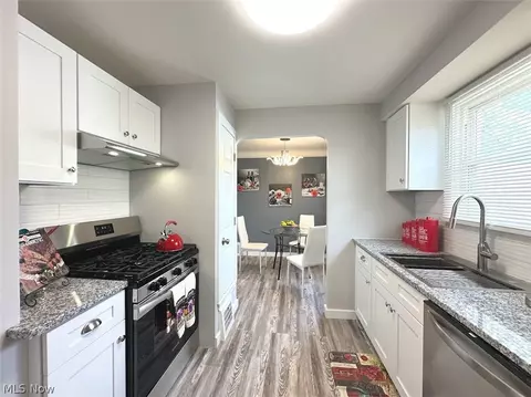 21511 Libby Rd, Maple Heights, OH 44137 photo 5