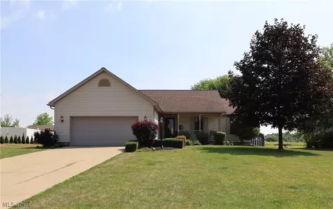 10211 Midway Dr, New Middletown, OH 44442