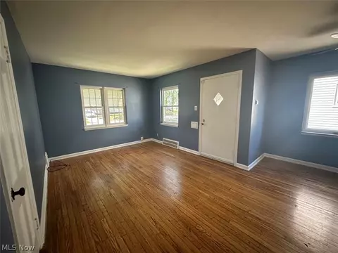 5175 Erwin St, Maple Heights, OH 44137 photo 41
