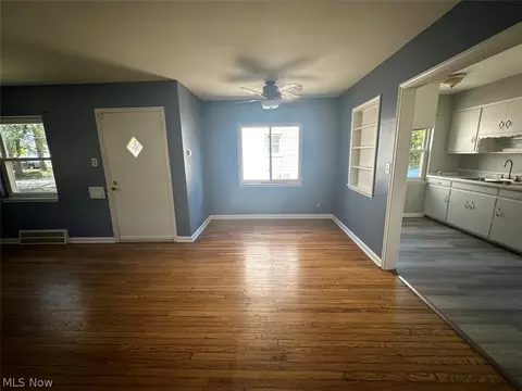 5175 Erwin St, Maple Heights, OH 44137 photo 16