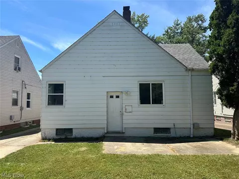 5175 Erwin St, Maple Heights, OH 44137 photo 6