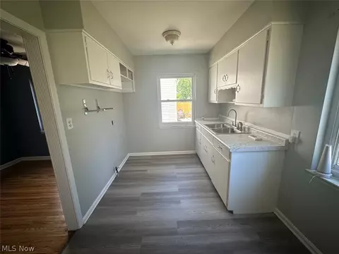 5175 Erwin St, Maple Heights, OH 44137 photo 20