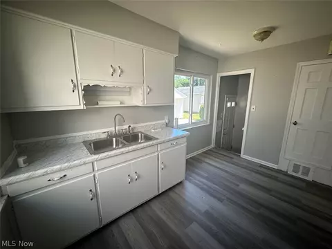 5175 Erwin St, Maple Heights, OH 44137 photo 22