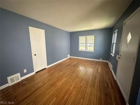 5175 Erwin St, Maple Heights, OH 44137 photo 11