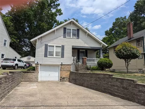 2613 Northland St, Cuyahoga Falls, OH 44221