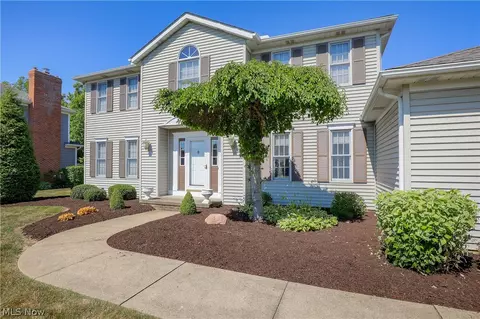 3656 Avanti Ln, Uniontown, OH 44685