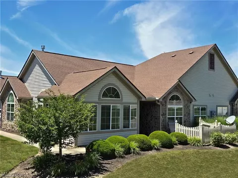 1397 Newman Dr, Brunswick Hills, OH 44212