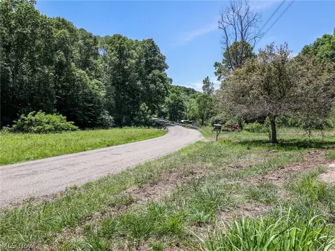 30600 Norris Rd, Tippecanoe, OH 44699