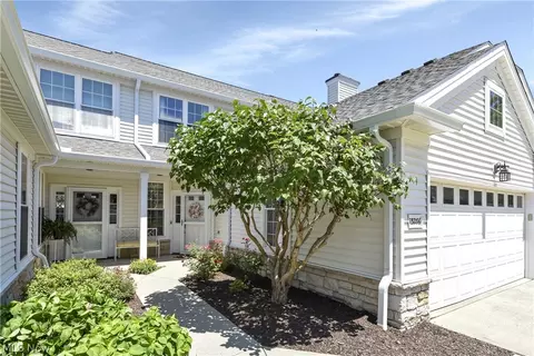 33286 Fairport Dr, Avon Lake, OH 44012
