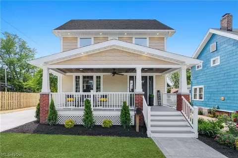 1310 Gladys Ave, Lakewood, OH 44107
